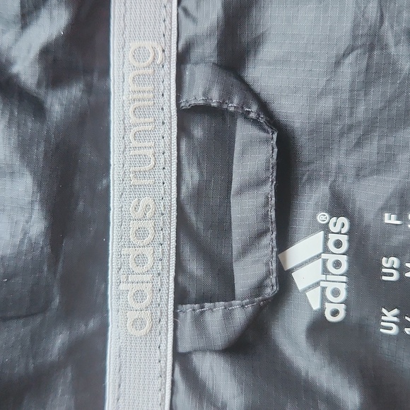 Adidas windbreaker running jacket - Picture 7 of 9